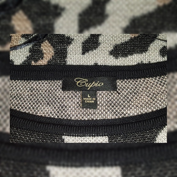 ⚠️SOLD⚠️Black Cheetah Print Pullover Sweater - Picture 6 of 6